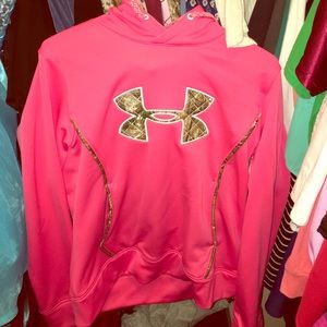 Pink & camo underarmour sweatshirt