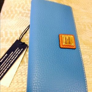 100% authentic Dooney and Bourke purse