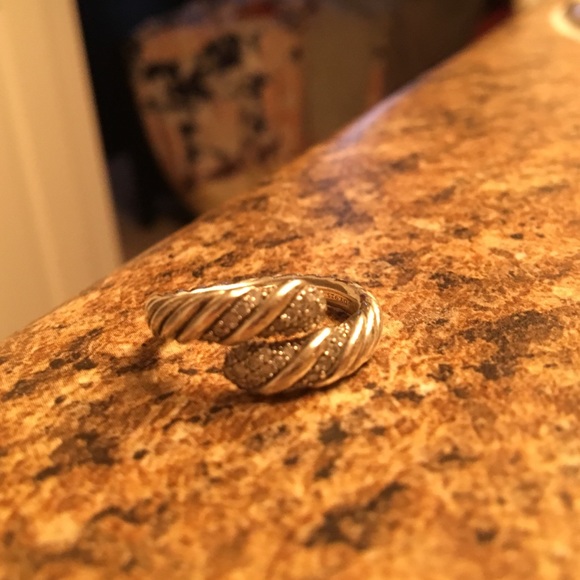 ❌SOLD❌David Yurman willow ring w/ diamonds - Picture 3 of 4