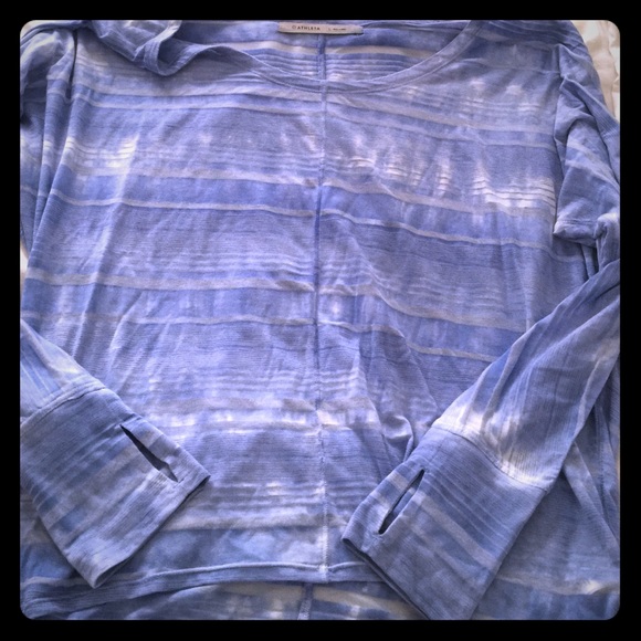 Athleta thumb hole top