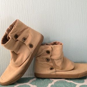 Mossimo tan Canvas boots