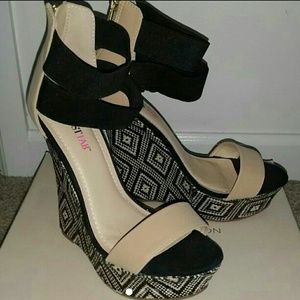 Style & Co Back and Tan Wedges