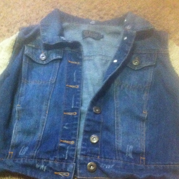 Denim jacket - Picture 2 of 3