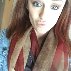 Meet your Posher, Casey