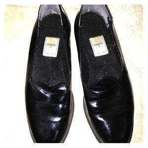 Women's patent leather shoes