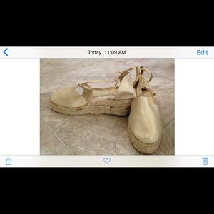 Gold wedges never worn