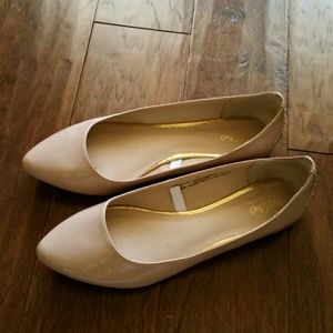 Pointed flats with gold studs