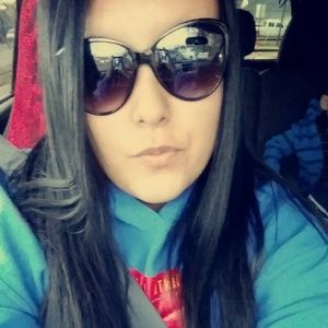 Meet your Posher, Alyssa