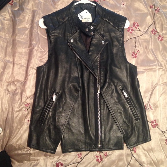 ✨LF leather vest