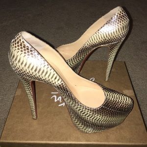 Daffodile 160 Ayers Naturel Stone color