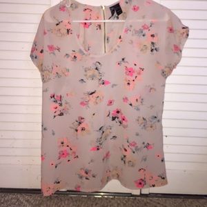 Floral sheer t-shirt with back zipper