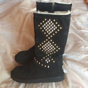 Stud detail uggs