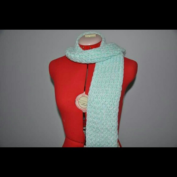 Knit scarf - Picture 1 of 1