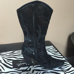 HOT HOT HOT SEQUIN BLACK COWBOY BOOTS!!