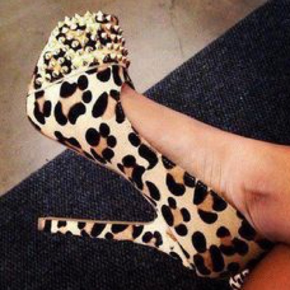 ‼️SOLD‼️Steve Madden Leopard Studded Heels - Picture 4 of 4