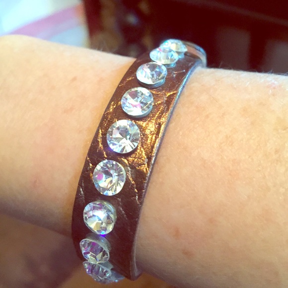 *HP* Gold and crystal leather bracelet