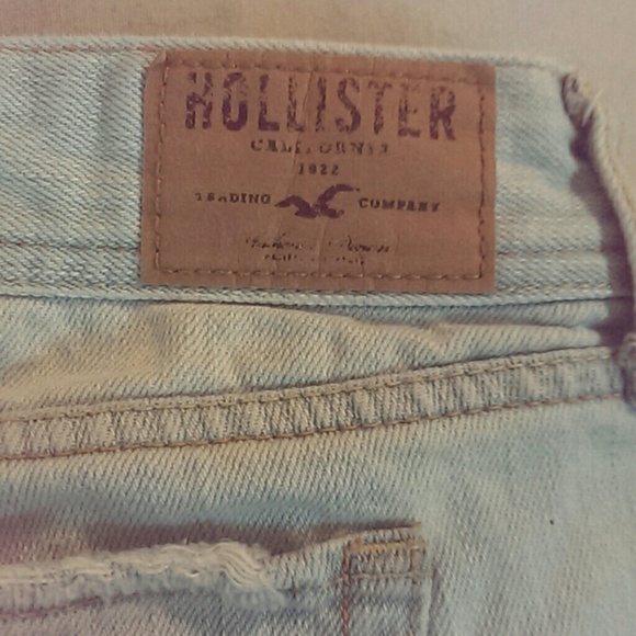 Shorts - Picture 3 of 4