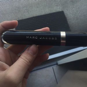 Marc Jacobs "blacquer" lash lifting mascara !