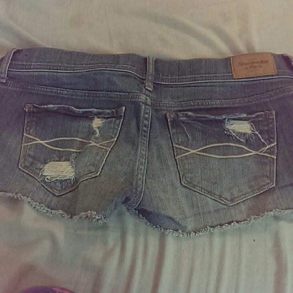 Shorts - Picture 3 of 3