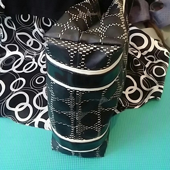 KATE SPADE BLACK AND WHITE BAG - Picture 3 of 6