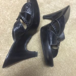 Black Cole Haan wedges size 8. Worn once