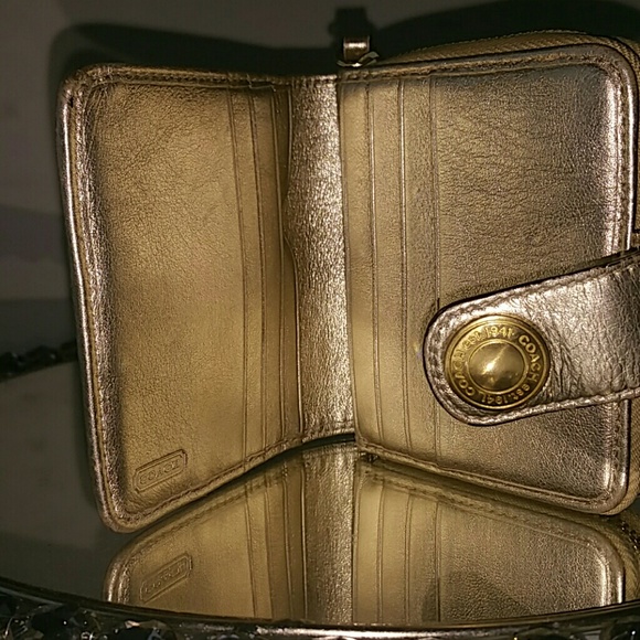 Authentic Coach wallet - Picture 2 of 4