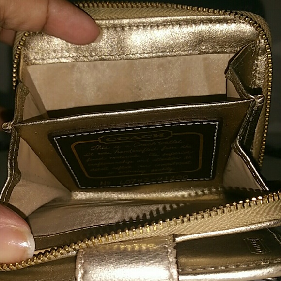Authentic Coach wallet - Picture 3 of 4