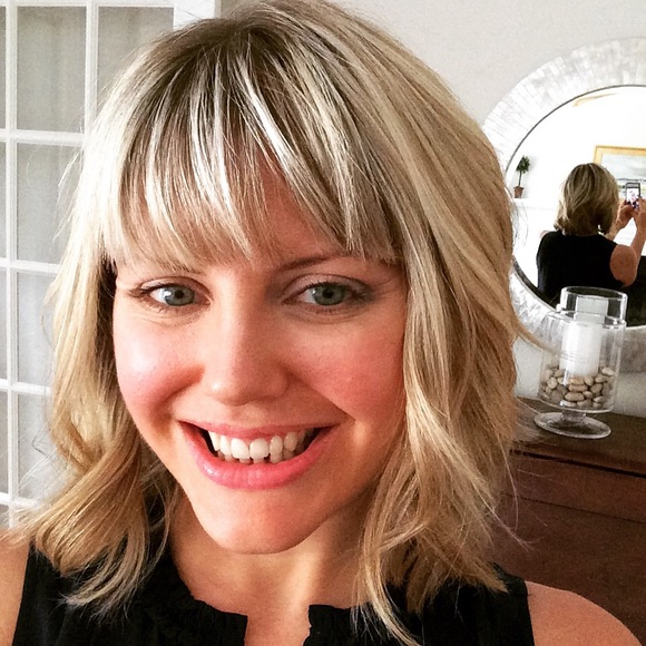 Meet your Posher, Amanda - Picture 2 of 3