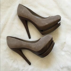 Jessica Simpson High Heels