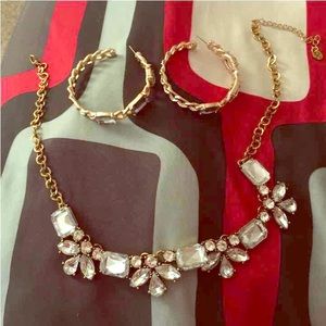 Matching necklace and earring set!