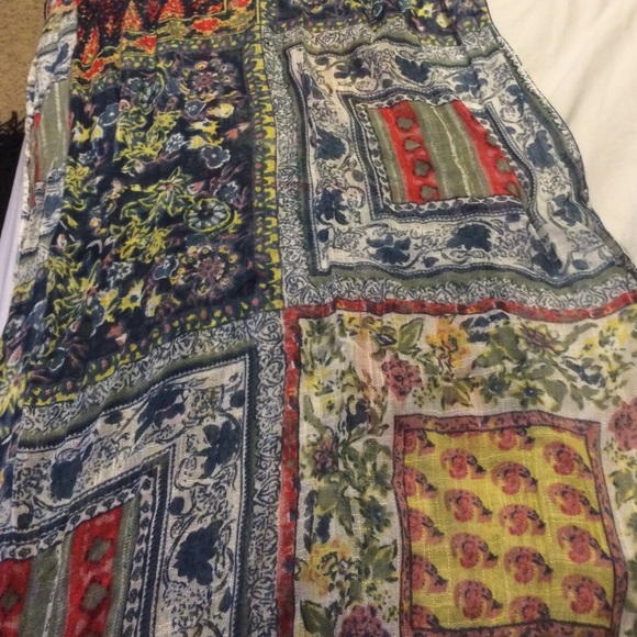 Beautiful scarf - Picture 2 of 3