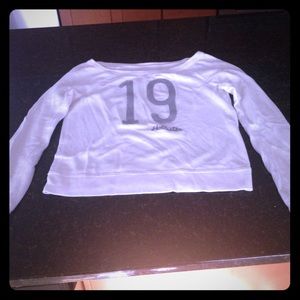 White Hollister pullover sweatshirt