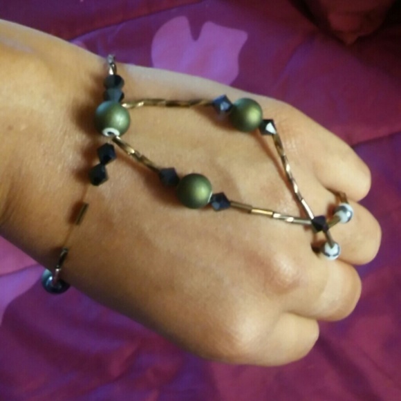 Wrist and ring bracelet - Picture 1 of 2