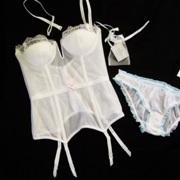 "I do" Victoria secret corset