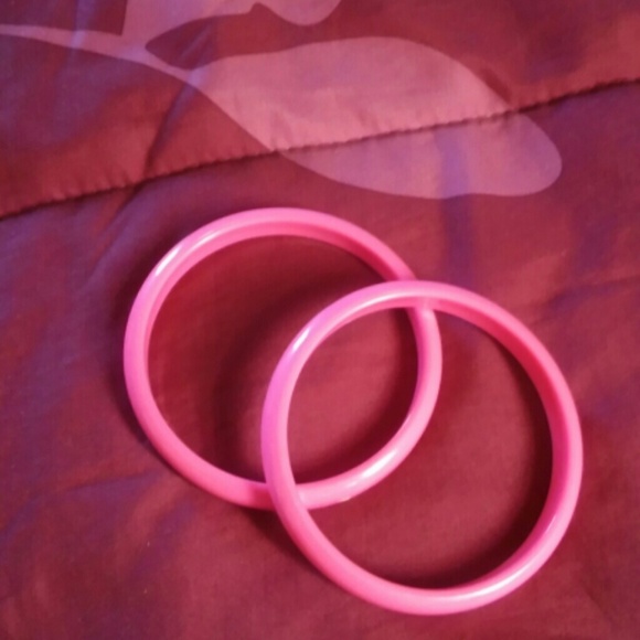 Pink bracelets - Picture 1 of 1