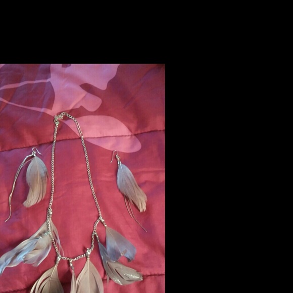 Set - Picture 1 of 1