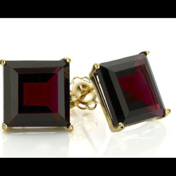 Jewelry - Garnet 10K Solid Gold Earrings‼️