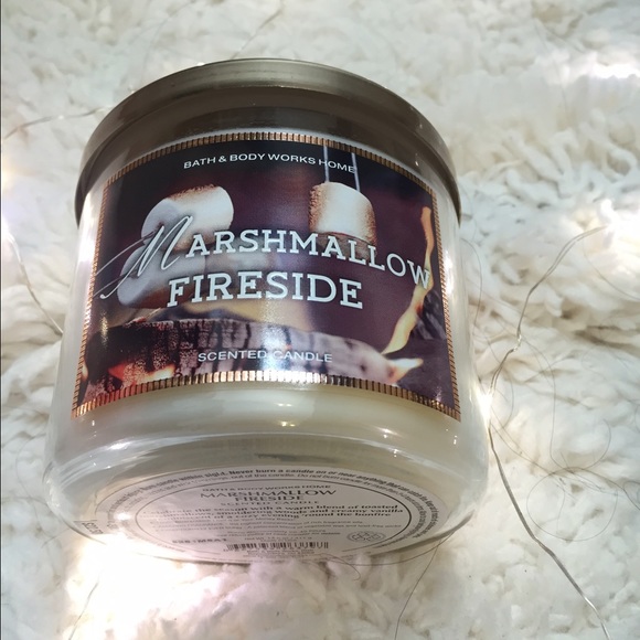 Bath and body works Marshmallow fireside candle 🍂