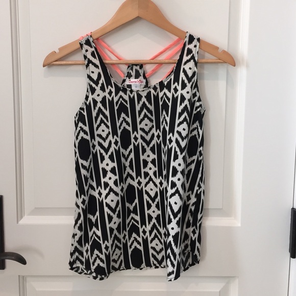 Black and white tribal top