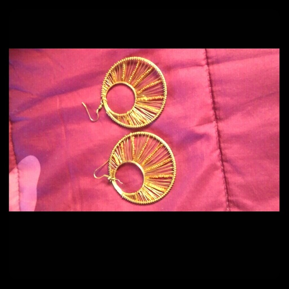 Round ear rings - Picture 1 of 1