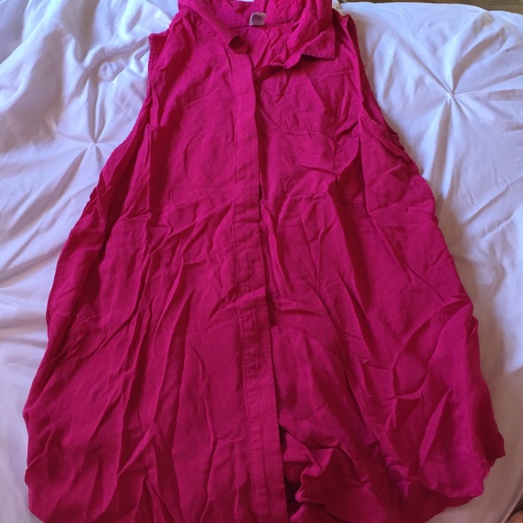 Sleeveless button down