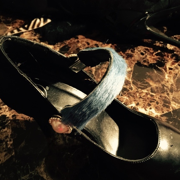 Blue mink fur shoe strap