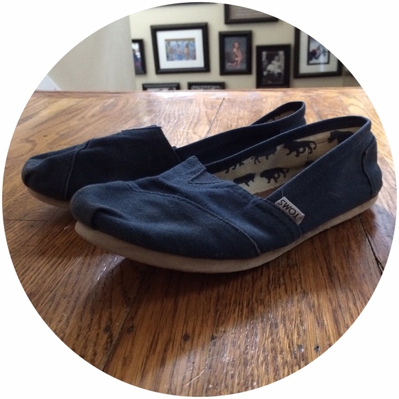 Navy Toms