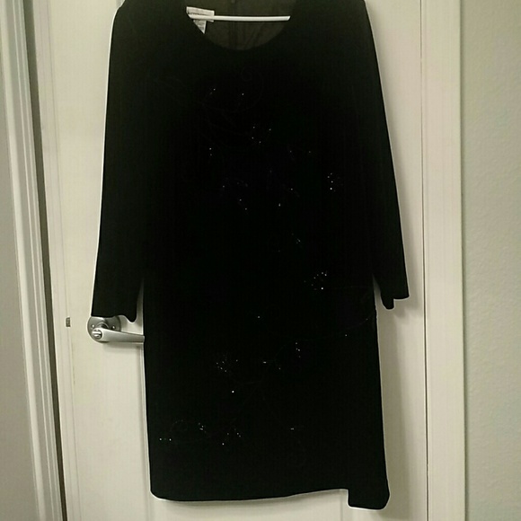 Black velvet shift dress
