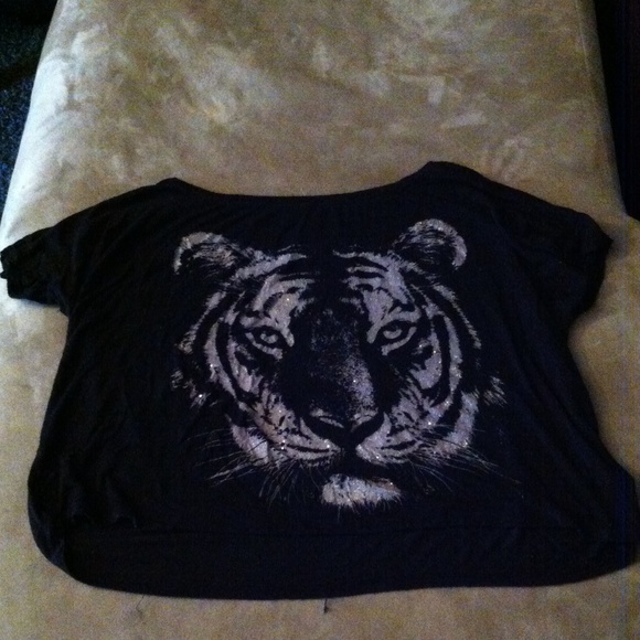 Forever 21 black half shirt