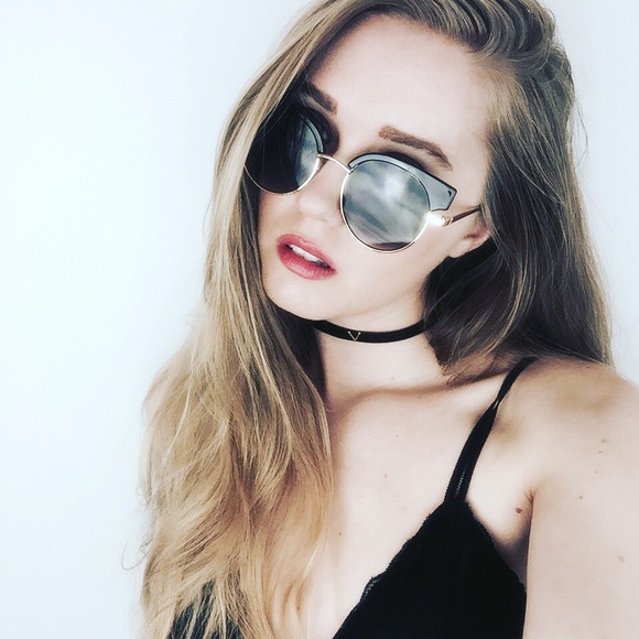 Lace Bralettes - Picture 3 of 4