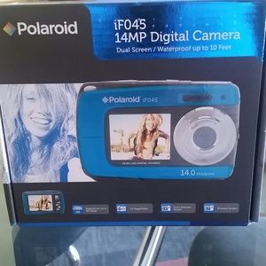 Polaroid camara.  WATERPROOF