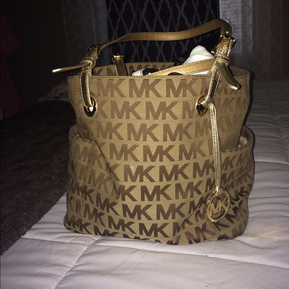 Large Michael kors handbag