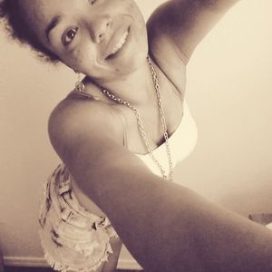 Meet your Posher, Monique