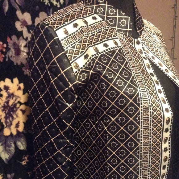 Collared Skull Roses Jacket Blazer - Picture 2 of 3